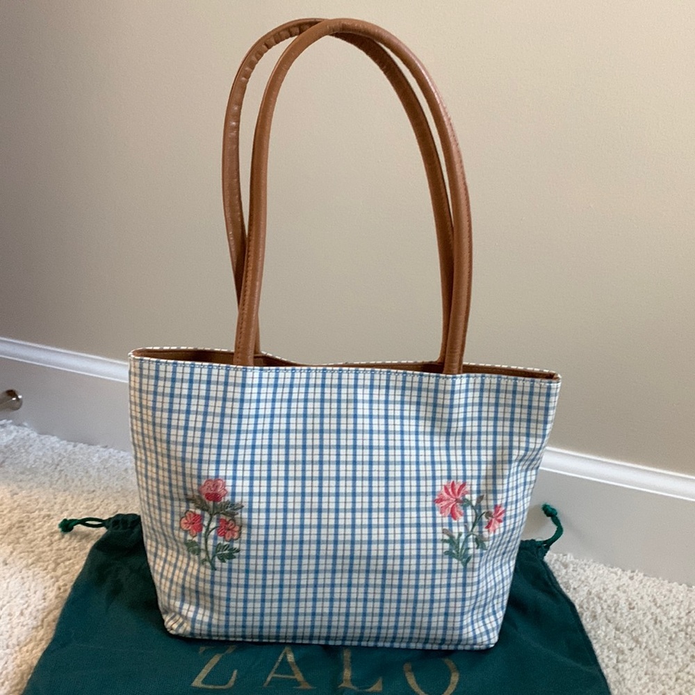 Zalo purse with embroidery